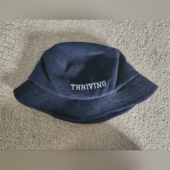 "THRIVING" Terry cloth bucket hat - Picture 2 of 2